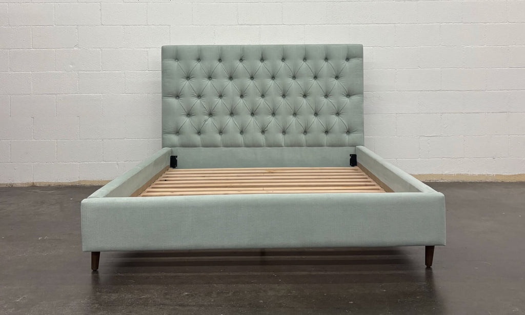 Bramo Tufted Bed  - Queen Size
