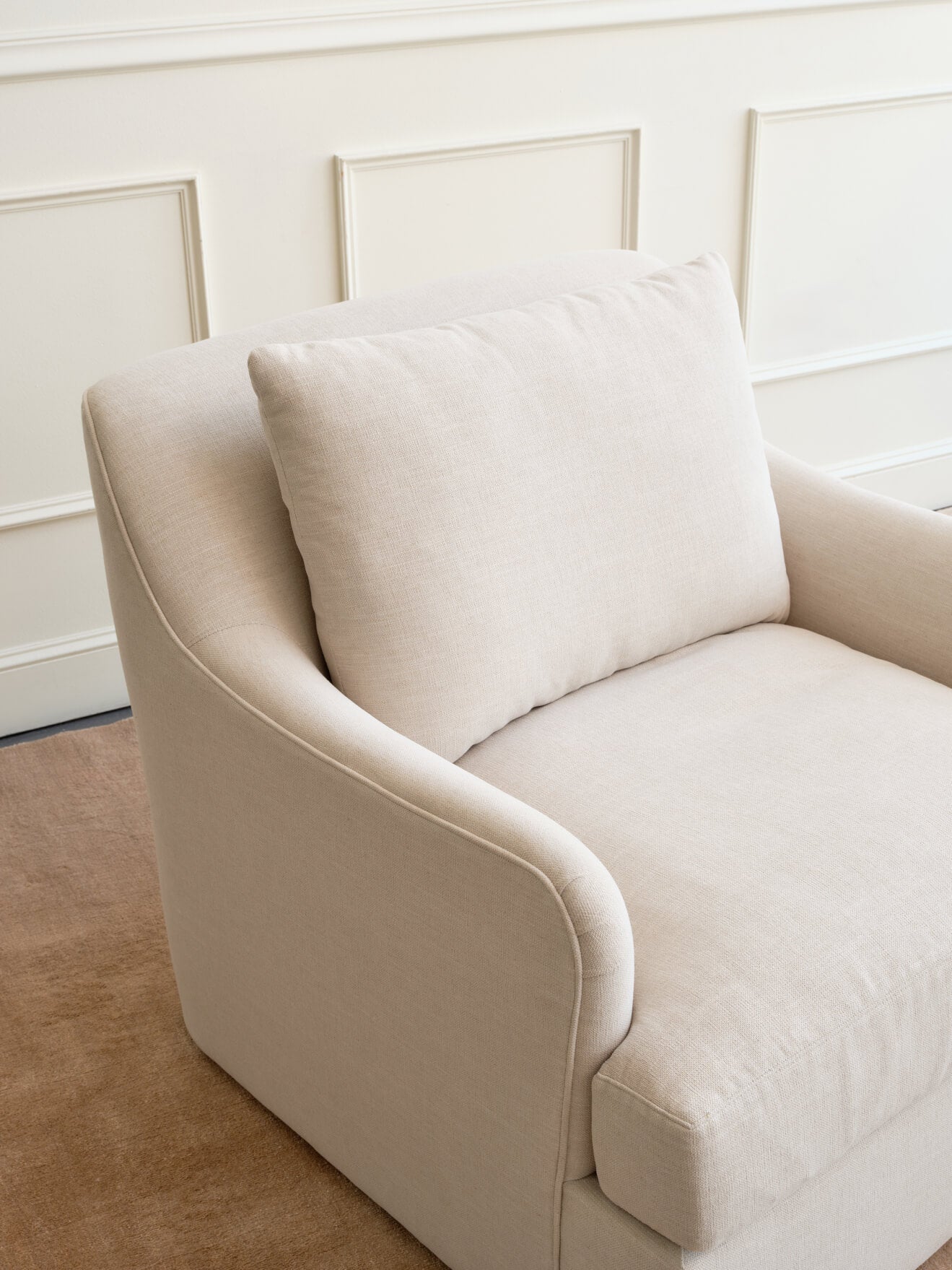 Kaydan Swivel Chair in Natural Latex